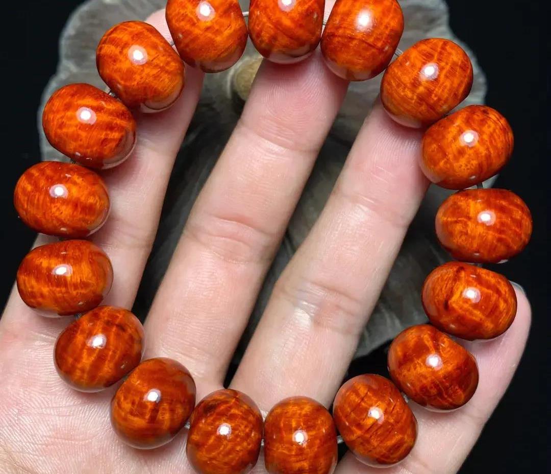 新手入手小叶紫檀,新手入坑的手串