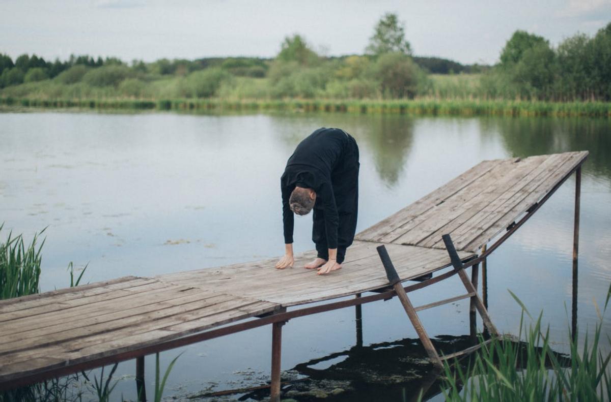70岁老人腰椎滑脱应怎样治疗为好,老年人腰椎间盘怎么治好的