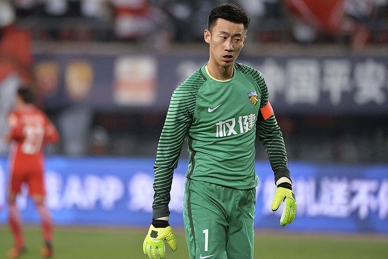 李铁和龙菲什么时候离婚的,李铁和他媳妇现状