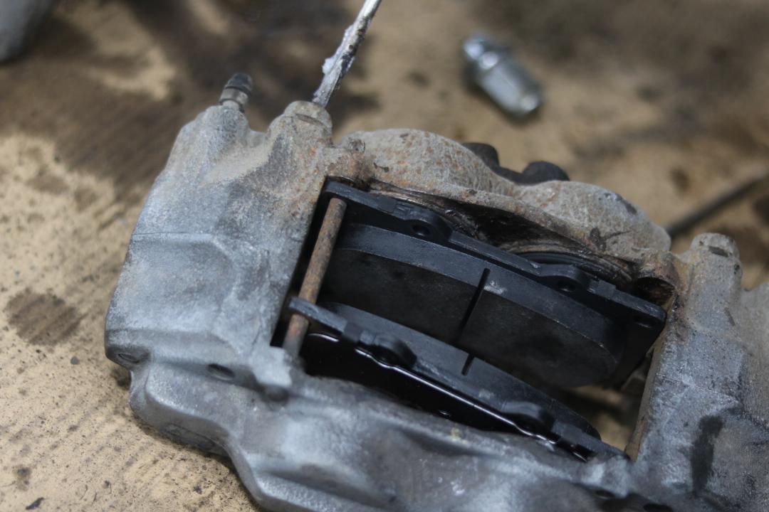 老旧丰田霸道修复,04年丰田霸道翻新改造全过程