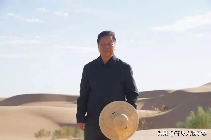 这位二十大代表常年在一线摸爬滚打，参会“穿正装不自然”