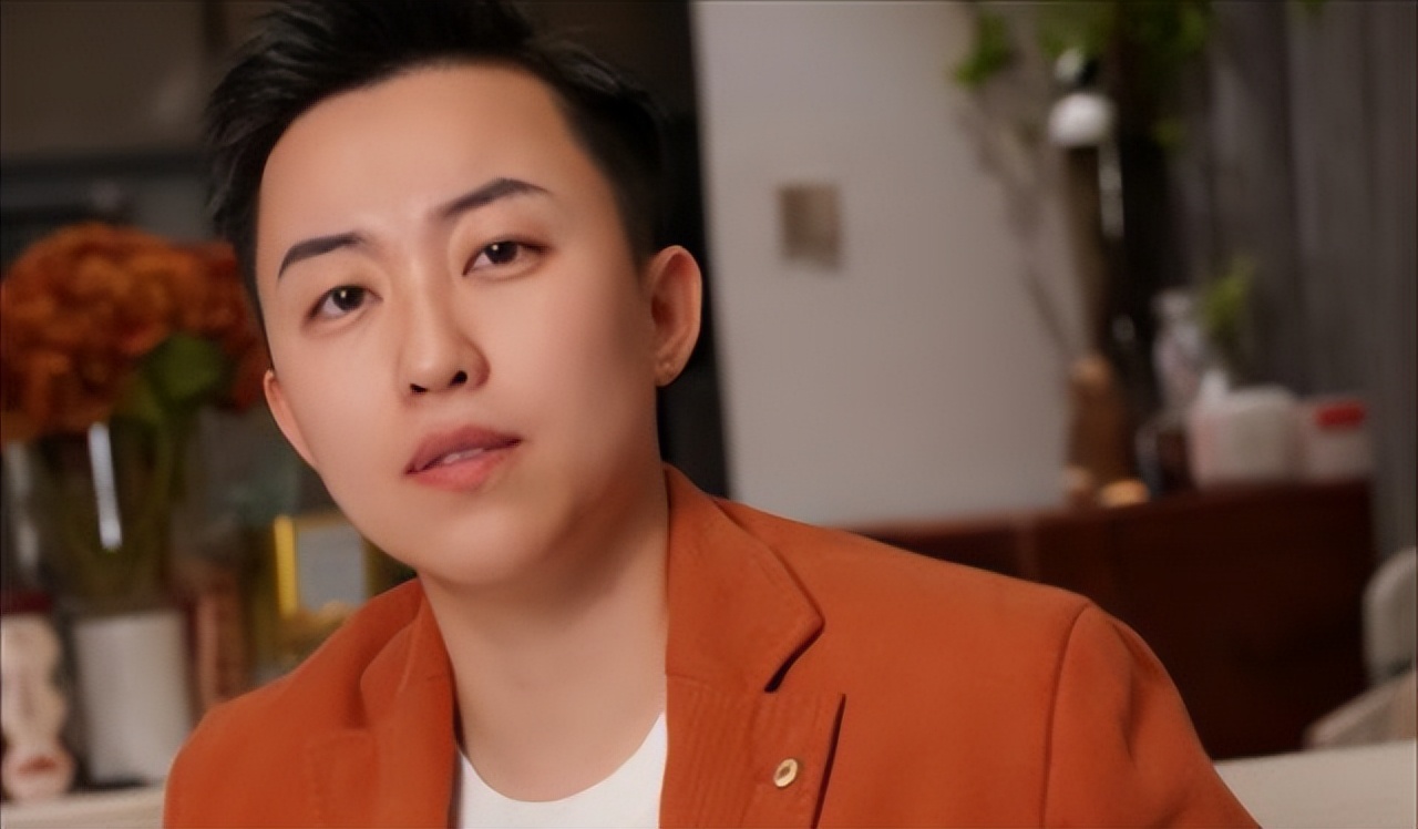 女总裁花50万生下孩子,26岁女总裁生了五国混血