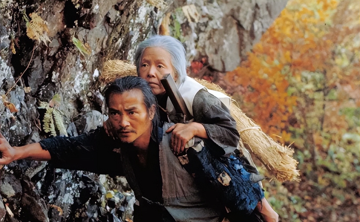 老年人看智能电视有多难,老年人使用智能电视的困境