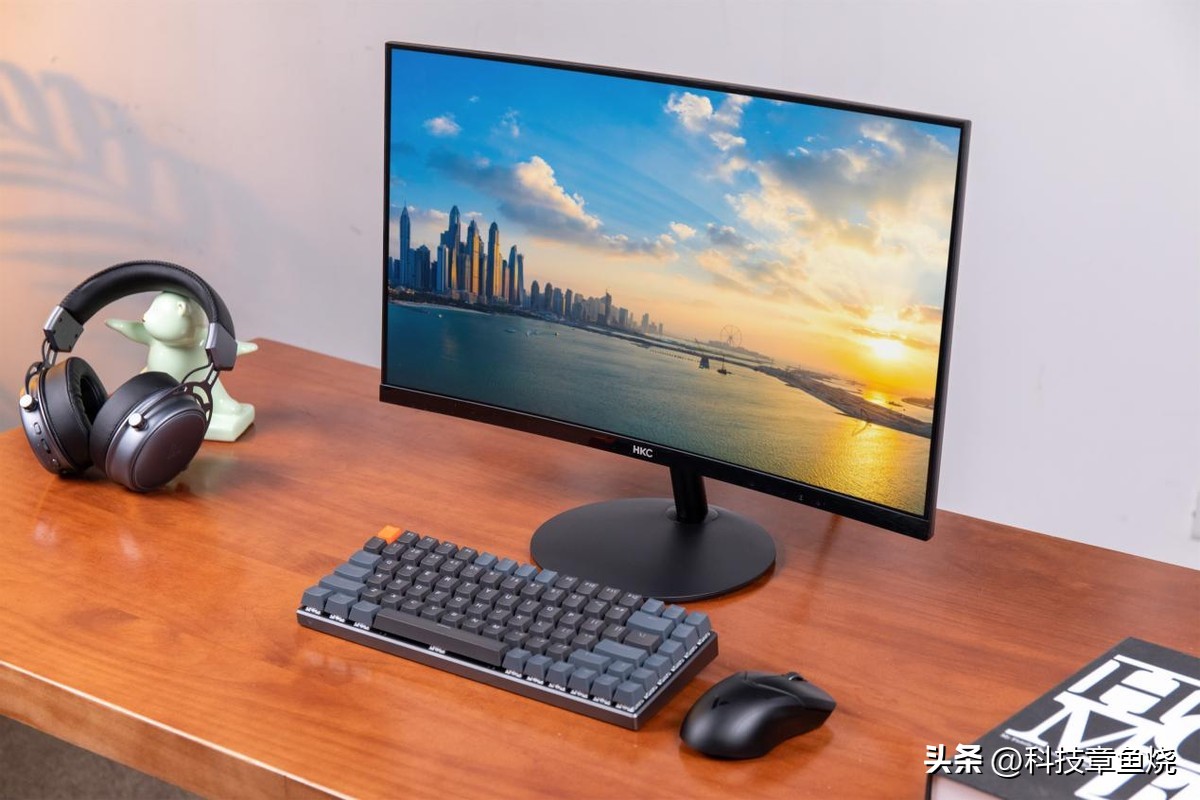 小小的也很沉浸，HKCC240就是你小桌面观影神器