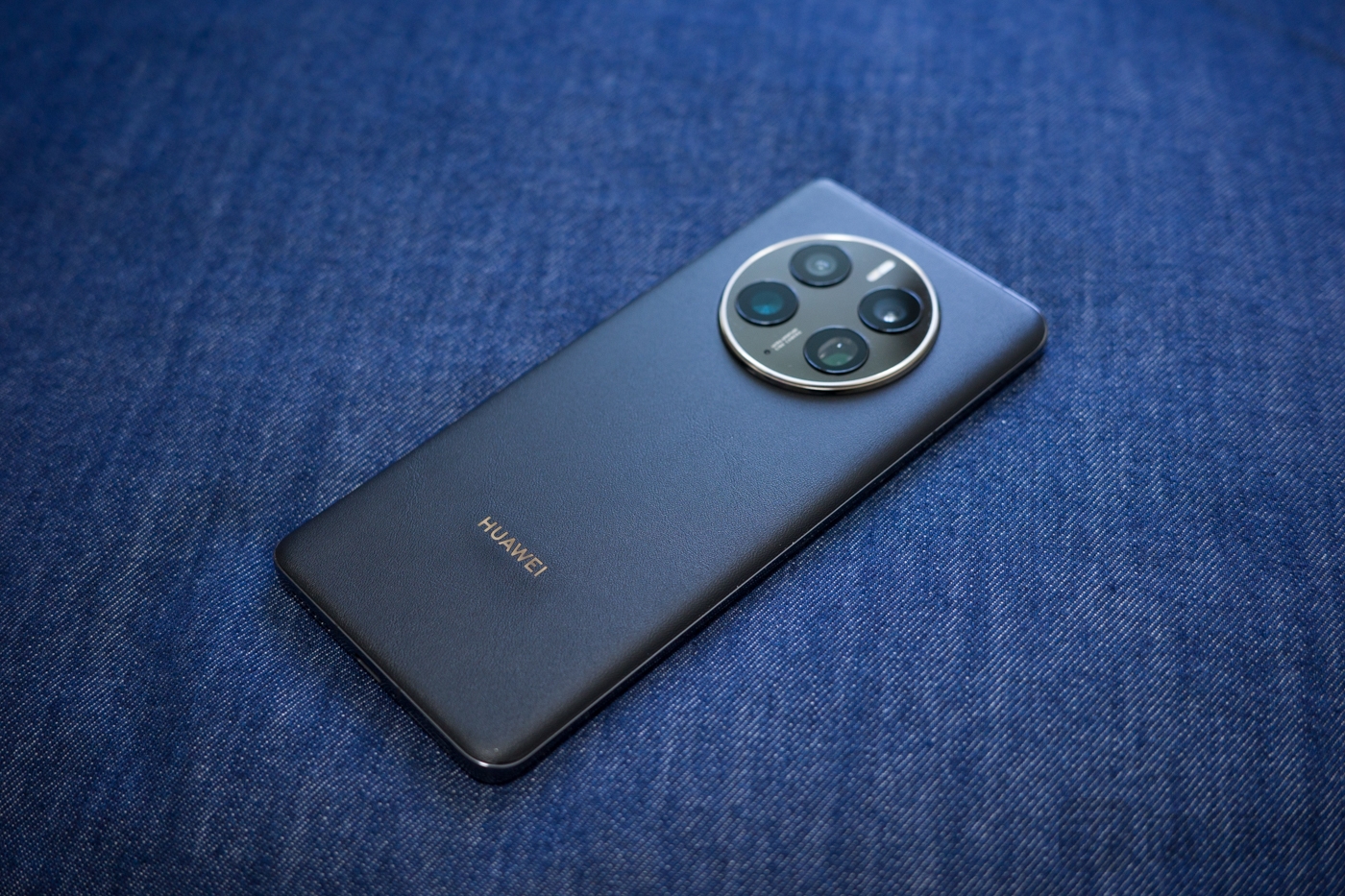 想要手机用上五年不换，建议一步到位，选择顶级处理器准没错