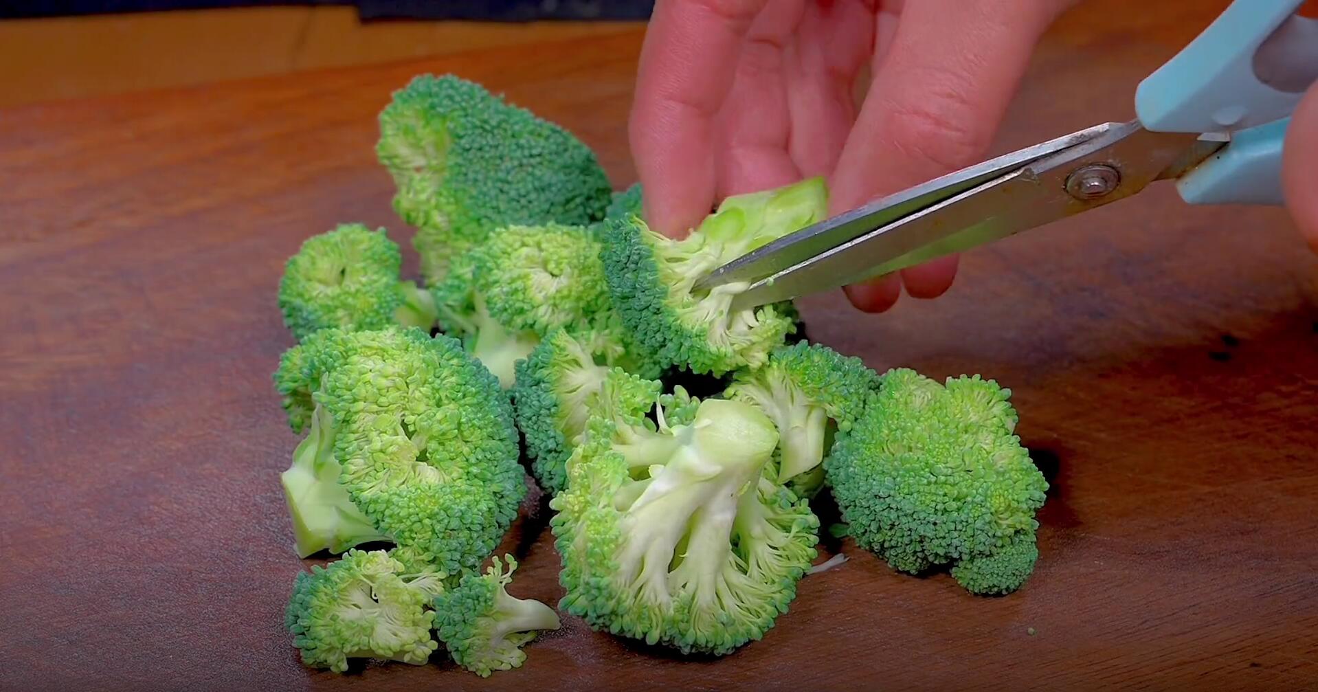 40岁女人怎么美容养颜抗衰老,40岁女士美容养颜喝什么好