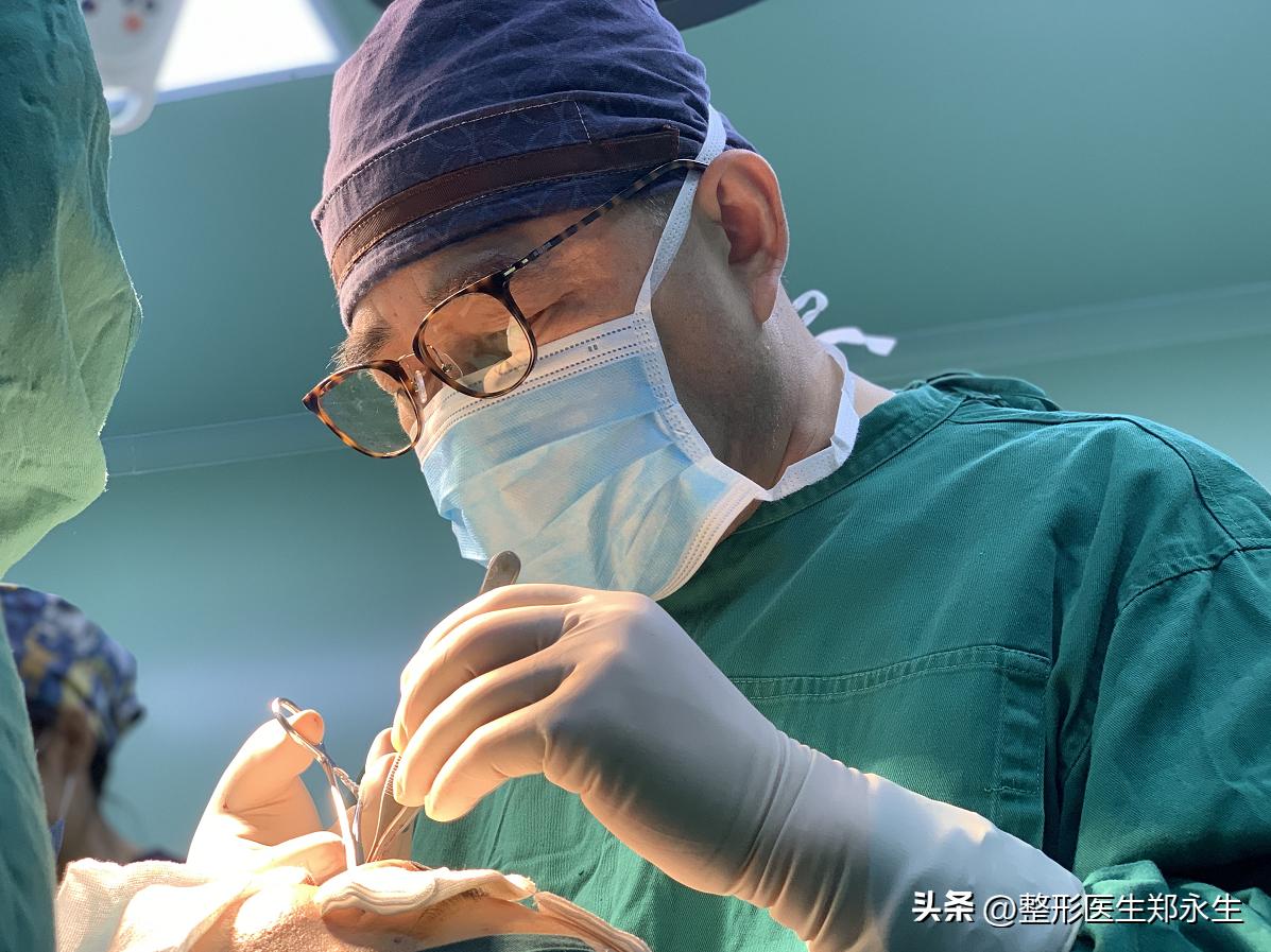 长在眼睛上的肿瘤,长在眼睛周围的痣