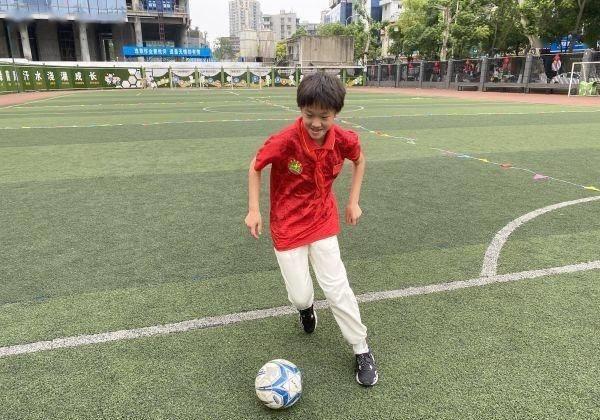小学足球比赛女子,梅江小学女足足球队