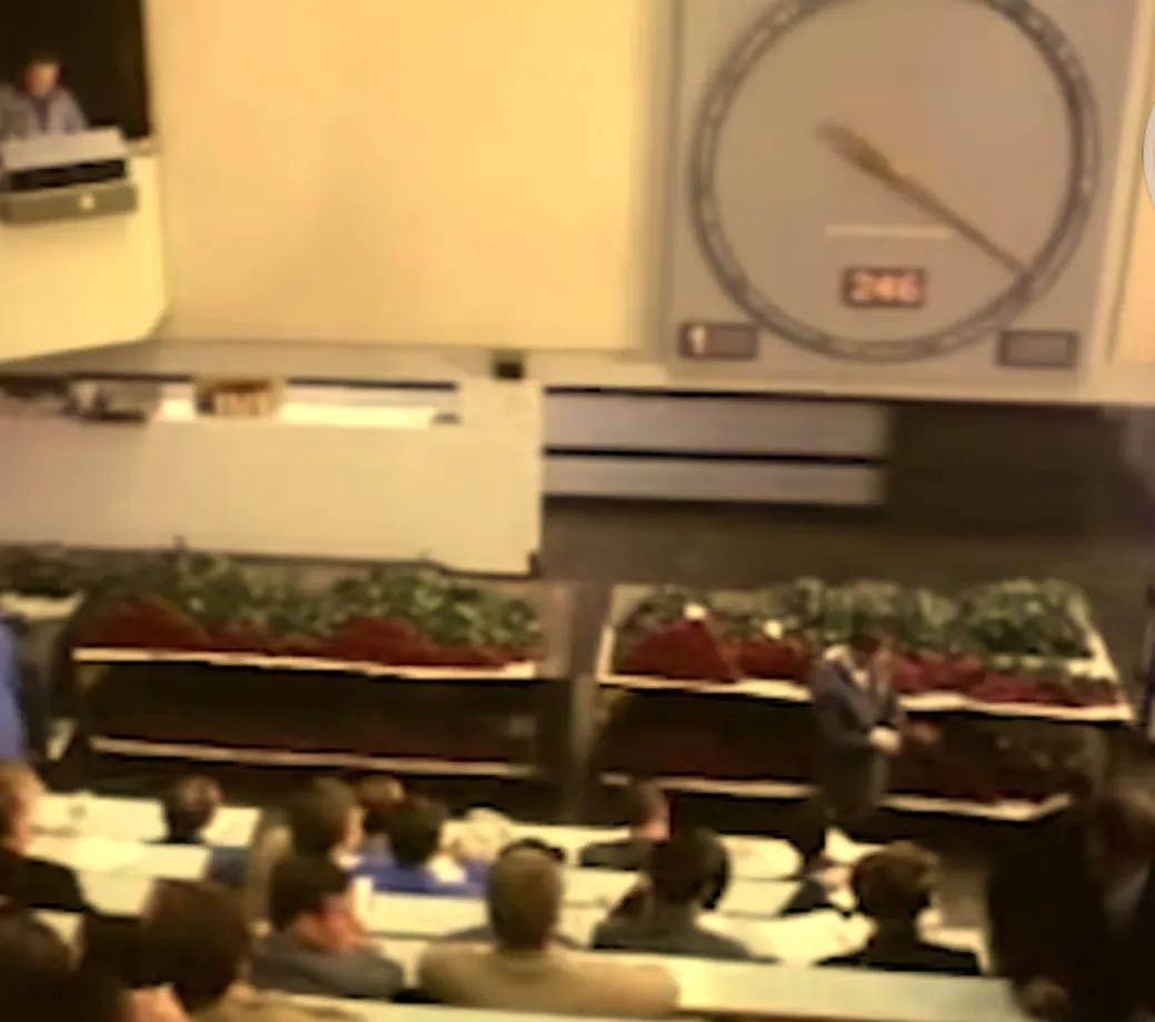 拍卖的创意茶壶,荷兰式拍卖钟