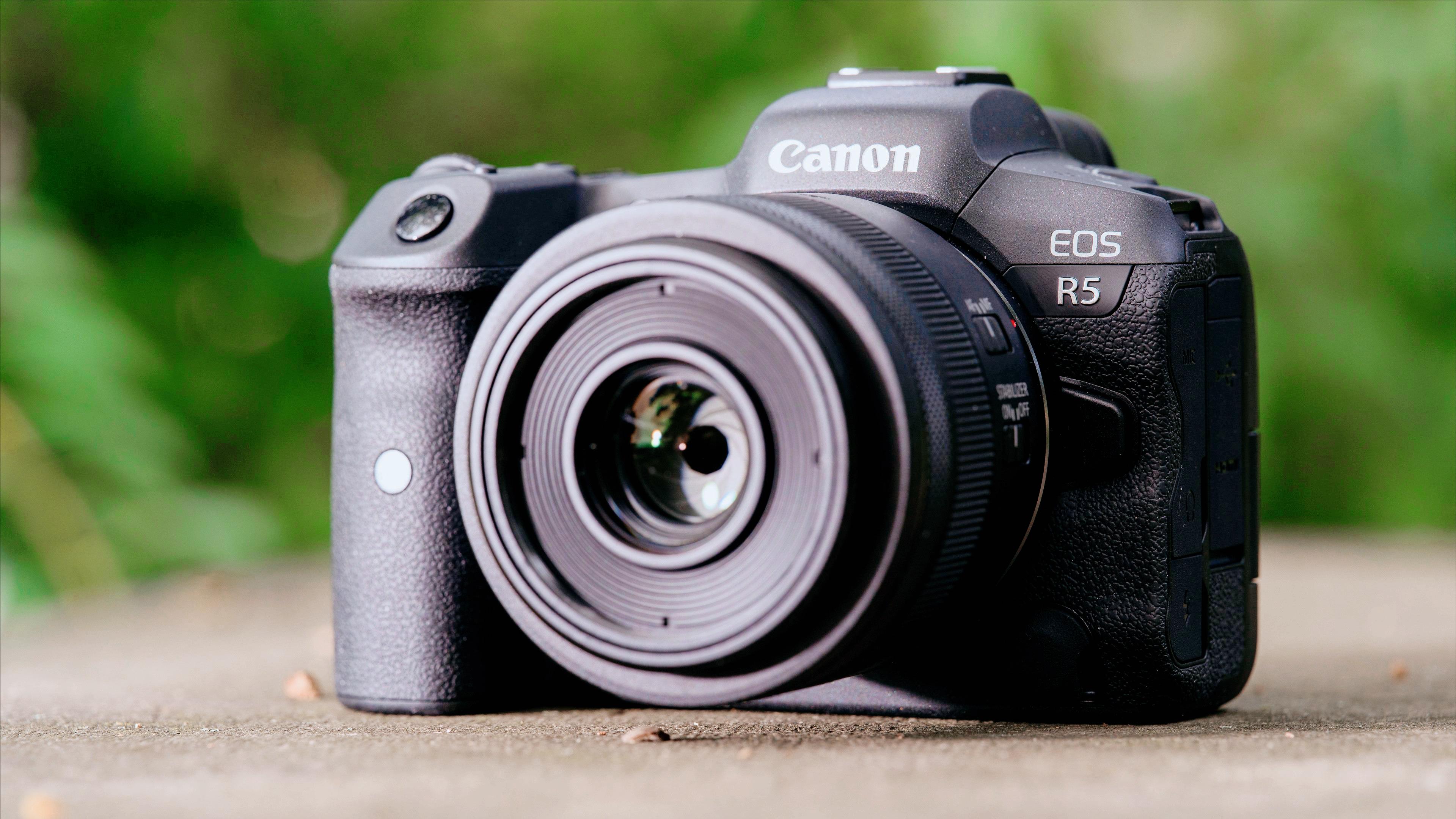 拍照佳能微单R5好还是R6好,微单佳能入门推荐