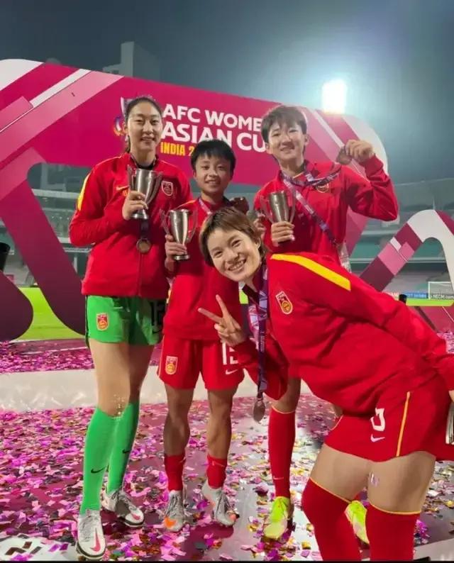 受贝克汉姆青睐，遭贾秀全雪藏，得水庆霞深信，看张艳琳励志之路