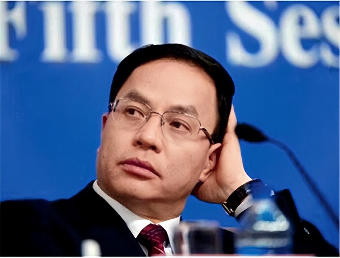 刚当首富三个月，千亿王国就崩了，最惨中国首富真是个大忽悠？