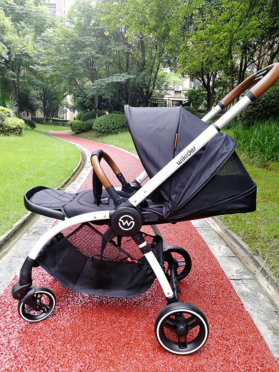 婴儿推车竹藤椅哪个牌子好,有红嘴唇的婴儿推车是哪个牌子