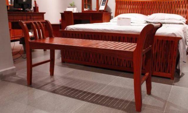 为什么宾馆的床尾都有一条长凳子,为什么宾馆床尾有一条凳子