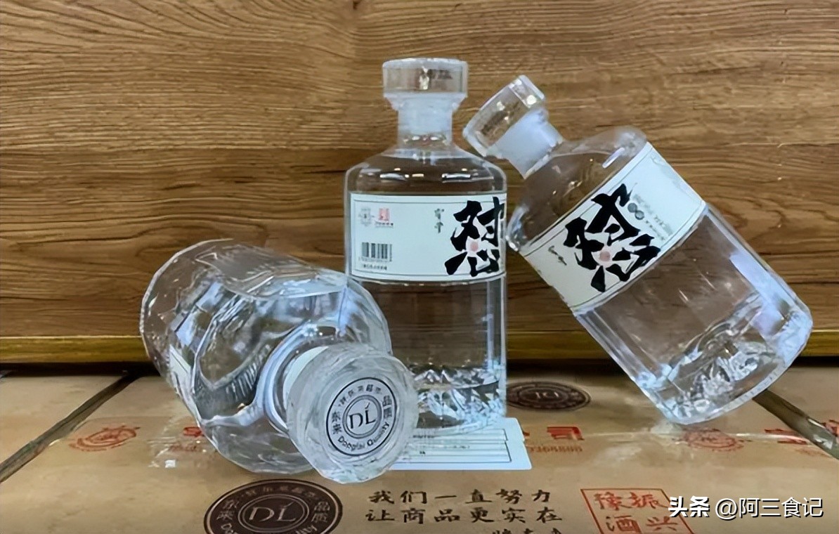 月薪3500,没钱吃肉也不能错过的平价酒,都是粮食酒,嘎嘎香