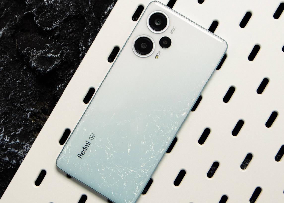 这4款手机再用三年也不卡，都是“高配低价”机型，最低仅1099元