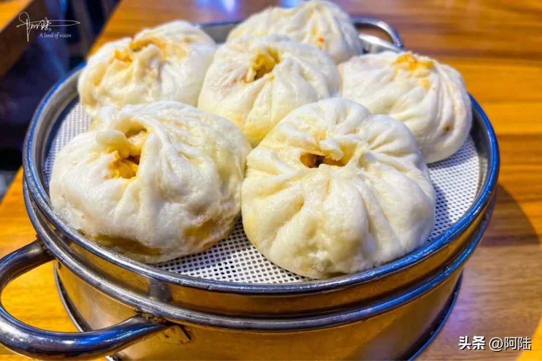 “我姐家”就像杭州的知味观,是淳安人和游客都趋之若鹜的餐馆