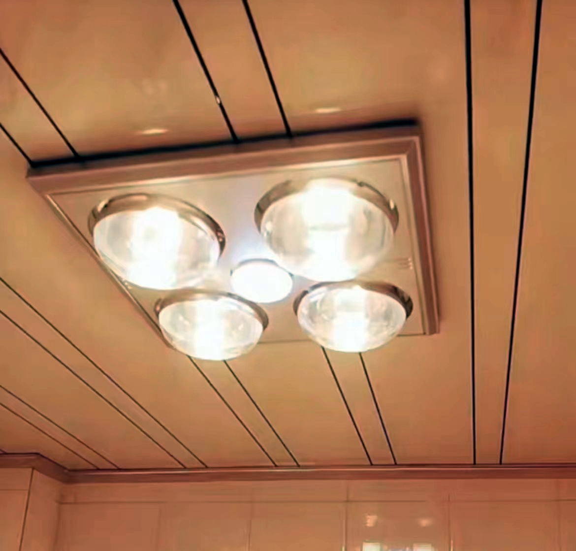 浴霸用风暖好还是用灯暖好,浴霸是风暖好还是灯暖好怎么使用