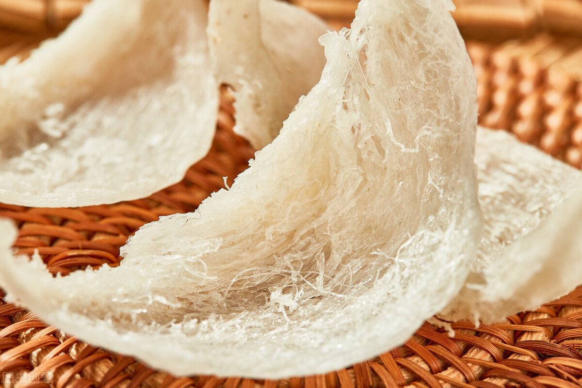 燕窝营养真的不如银耳吗,燕窝真的那么没用吗