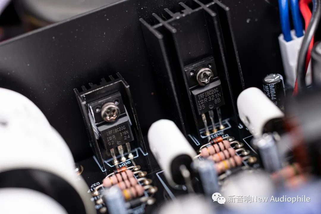 荷兰PrimaLunaEVO300Hybrid胆石混合功放