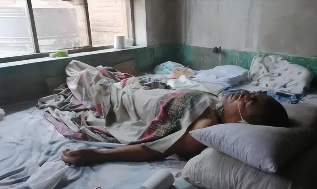瘫痪丈夫被妻女遗弃饿死在家,广东男子瘫痪在家8天被饿死视频
