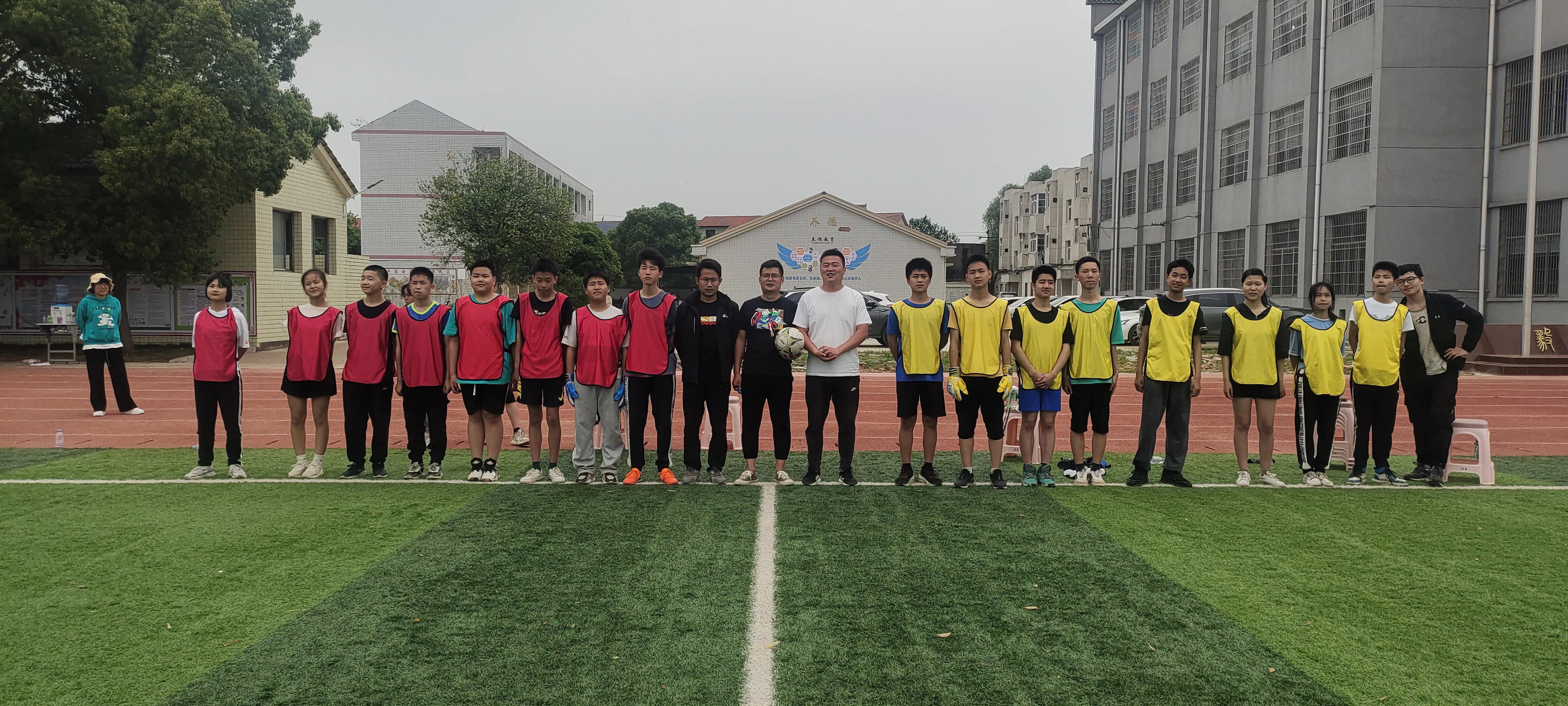 闈掑矚閫愭ⅵ,鎴戝幙2019鏍″洯瓒崇悆鑱旇禌鍦嗘弧钀藉箷