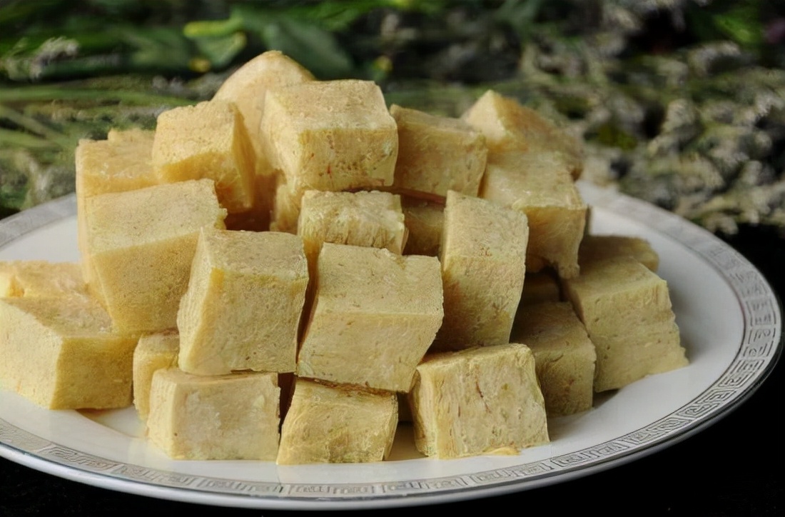 过年炸豆腐，最忌直接下锅炸，89岁奶奶教我这样做，蜂窝大不吸油