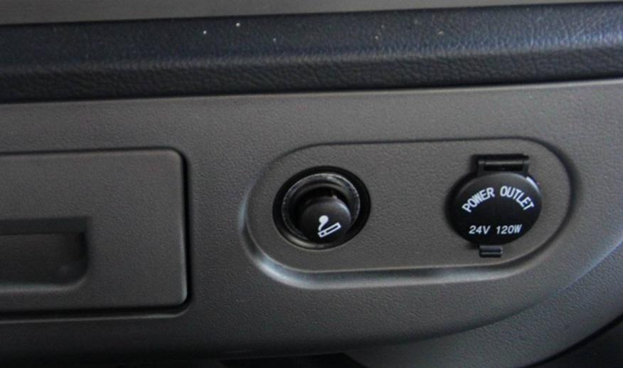 车载逆变器和车充哪个更实用,车充逆变器对车好不好