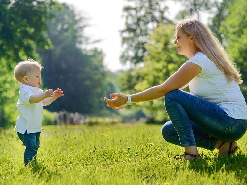 3岁女孩下身突然流血，医生的检查结果，原来是5厘米的异物