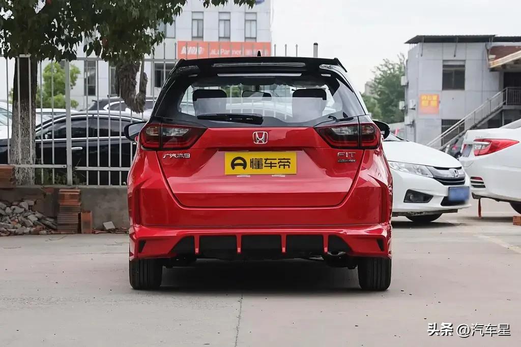 评测2022款本田飞度,本田飞度2022款潮跑版第四代图片