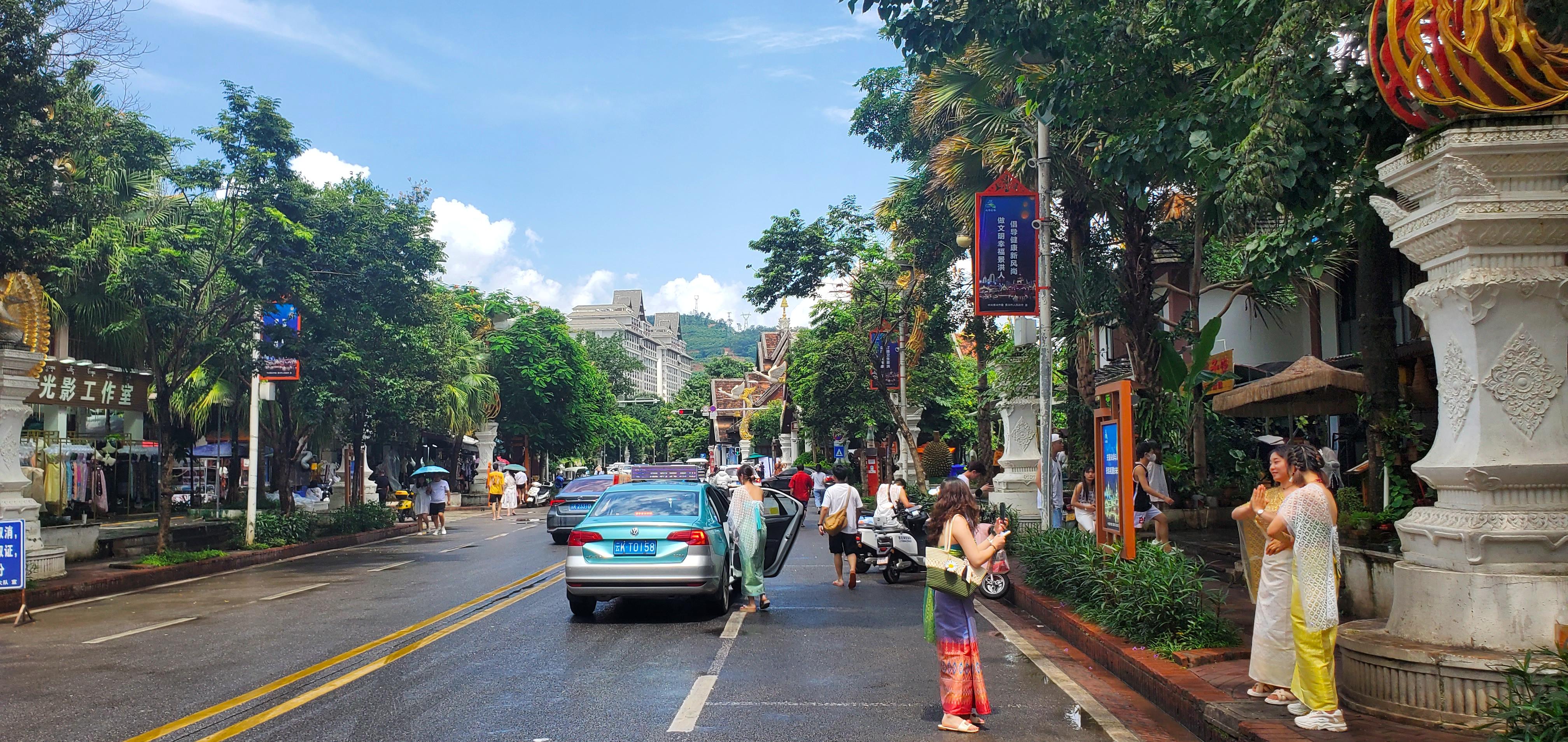 井喷式旅游,新疆旅游业井喷式增长