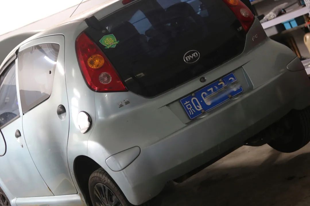 2010款比亚迪f0翻新案例,比亚迪f0全车翻新喷漆多少钱