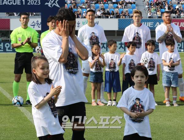 韩足晚报,亚冠韩国蔚山对上港比分