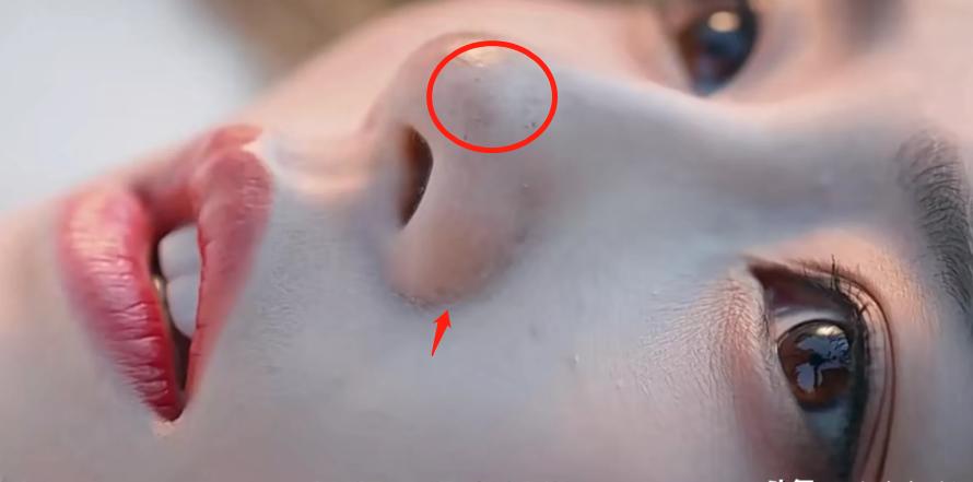 完美女神根本不存在！死皮、黑头、痘痘、毛孔…怼脸暴露真实颜值