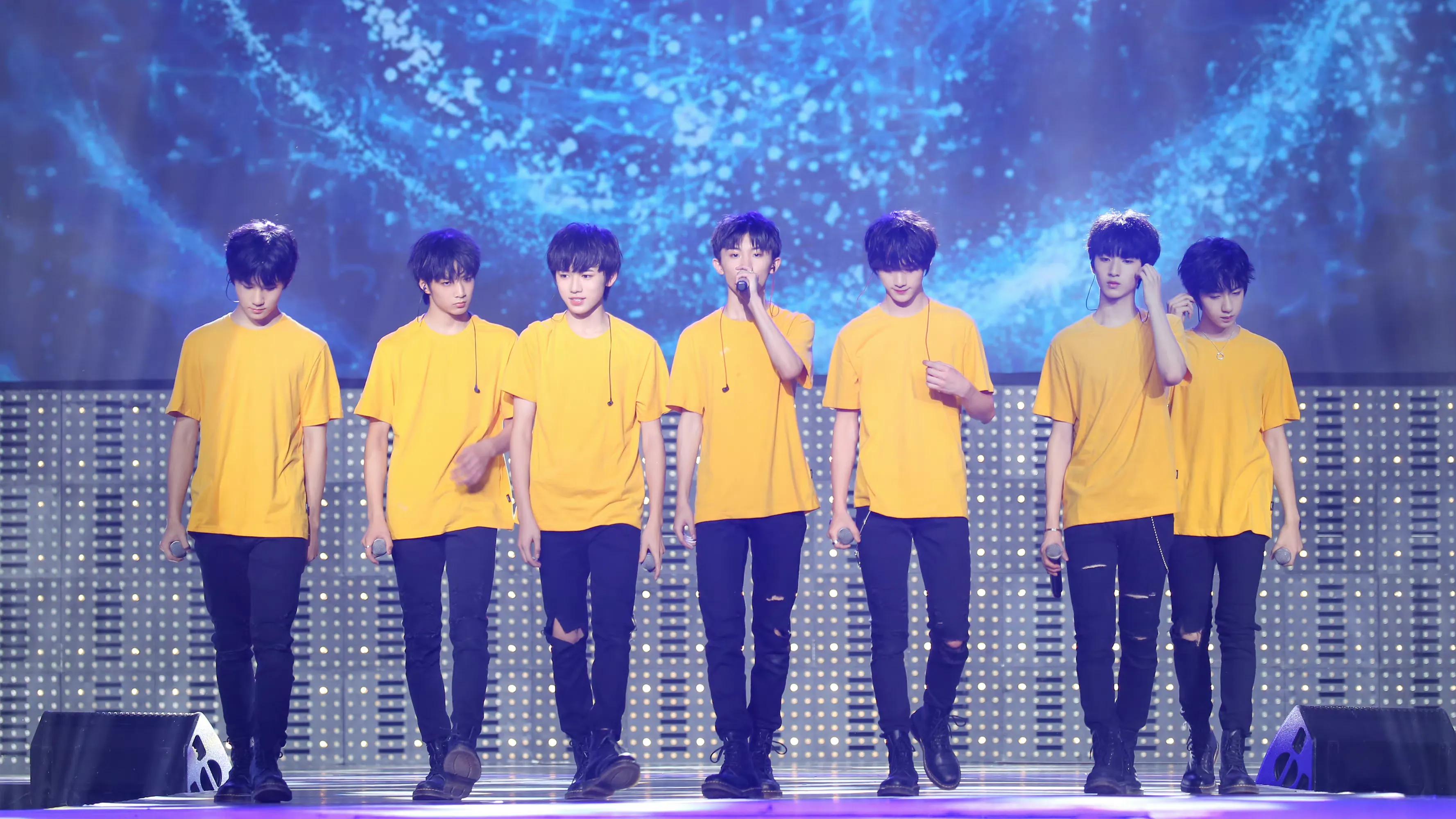 郭敬明和时代少年团合照,时代少年团全员可爱照片合照