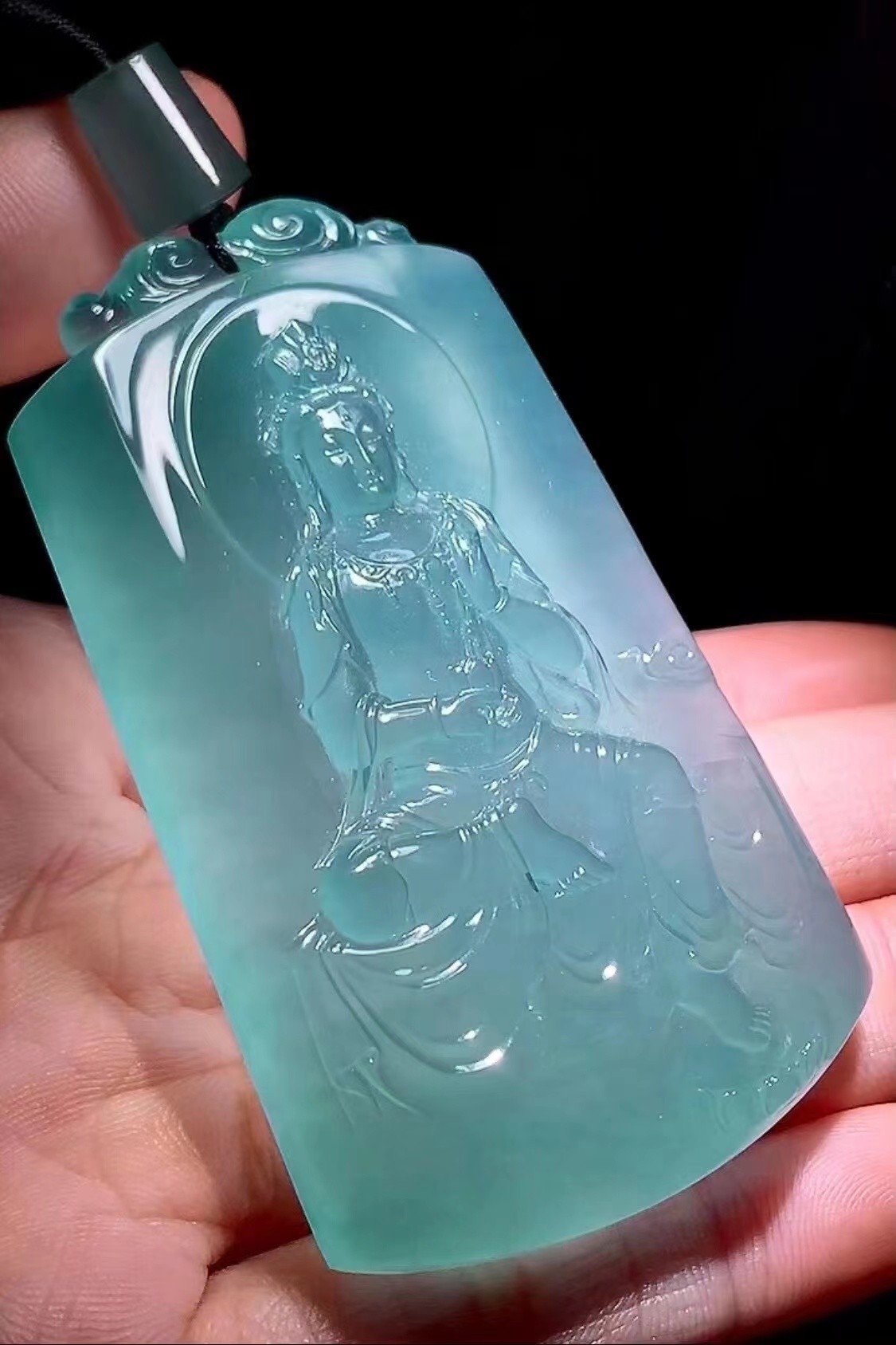 收藏级帕敢翡翠冰糯种,缅甸翡翠冰底飘绿