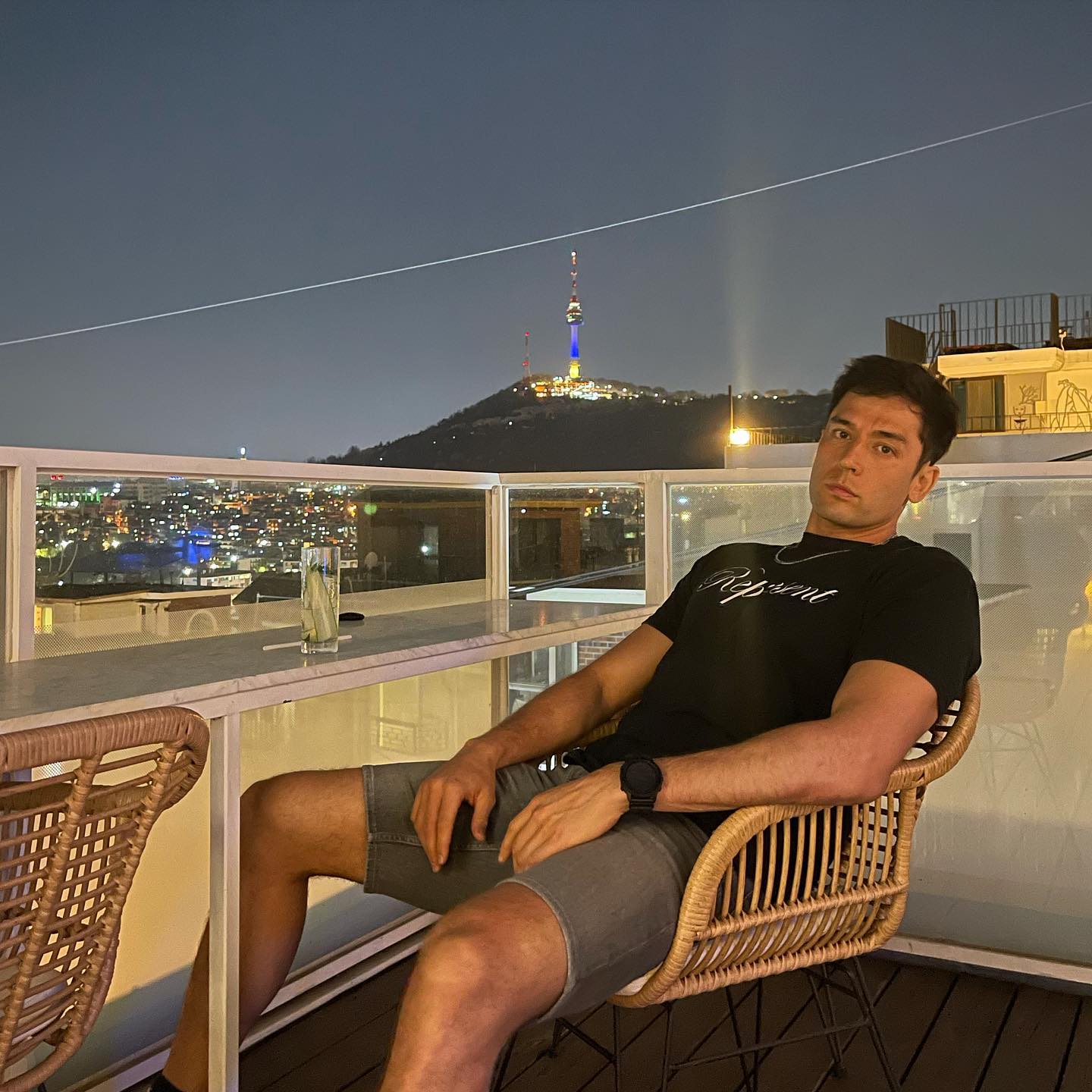 韩国双开门男神订婚了，高富帅正式封盘！