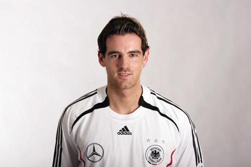 足球历史十大巨星排行有中国人吗,足球传奇巨星20年大排名