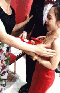 女代驾花了1800多,叫了个女代驾花了1800元