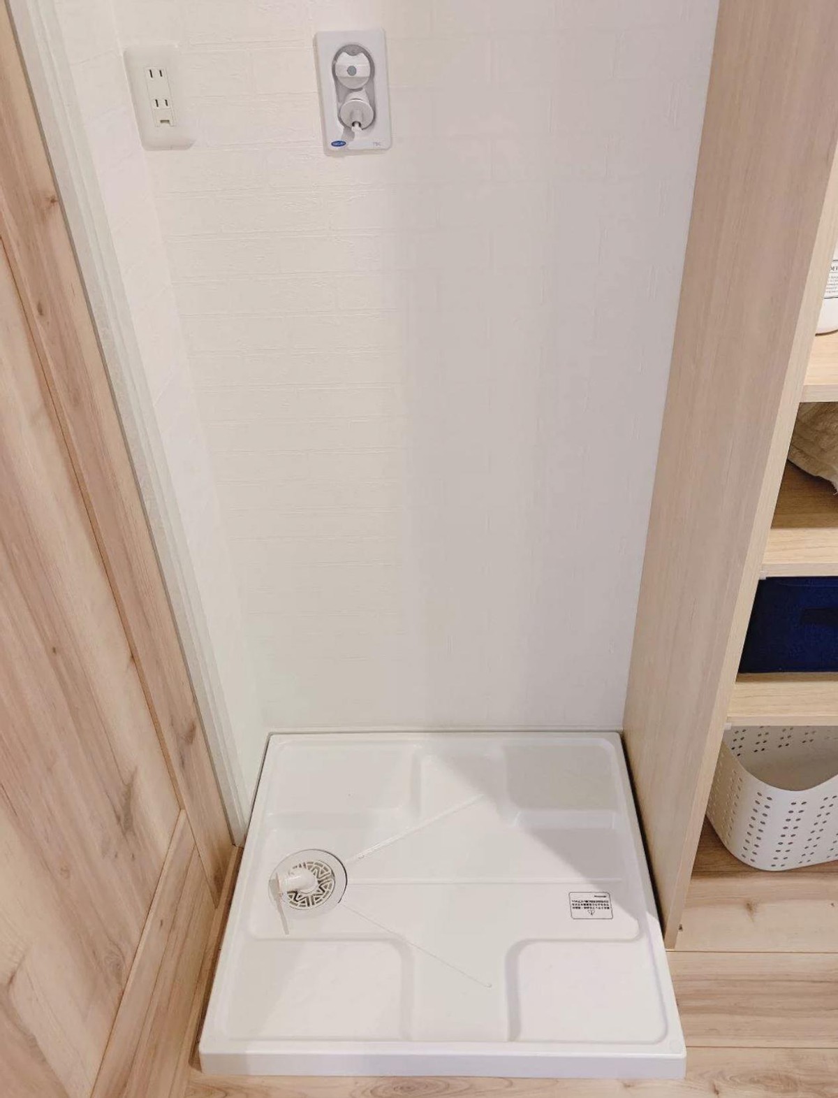 阳台做地台还是通铺瓷砖好,阳台地面铺瓷砖还是地板