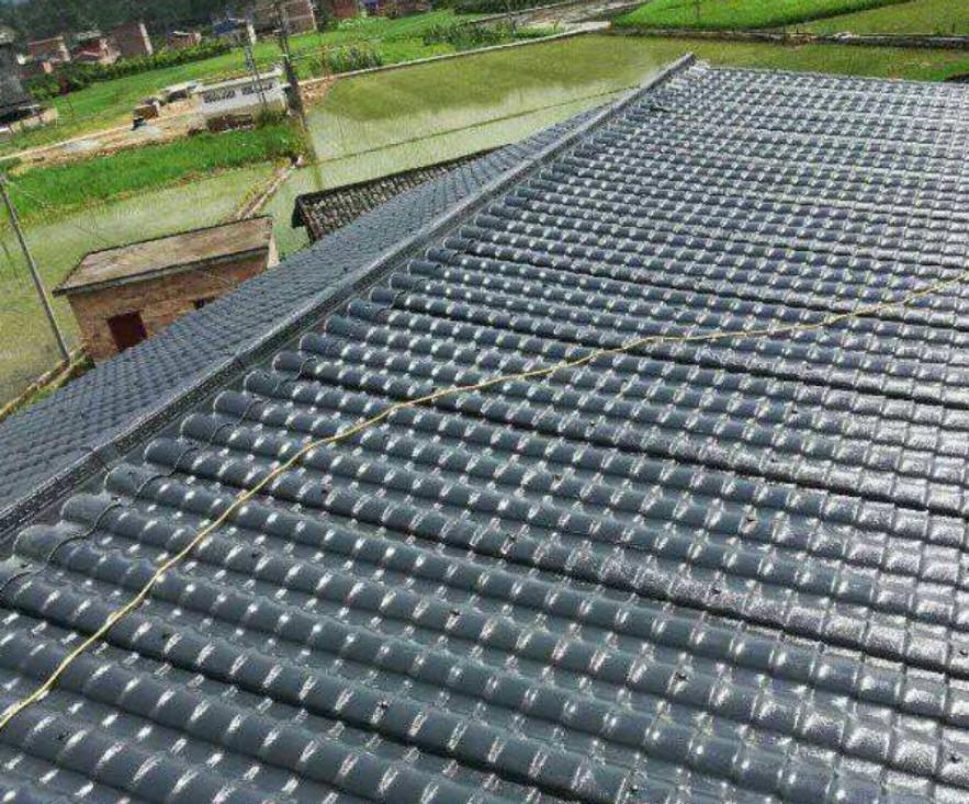 自建房房顶琉璃瓦利弊,树脂瓦红顶白底好用