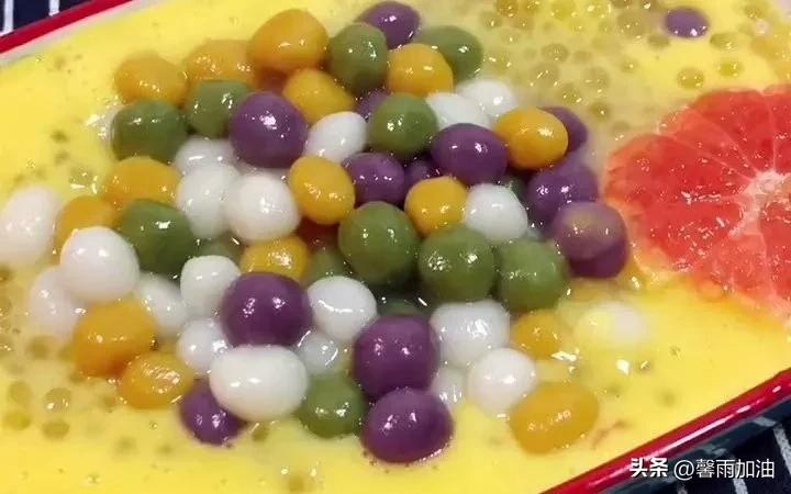 多彩生活金秋十月,多彩夏日生活英语作文