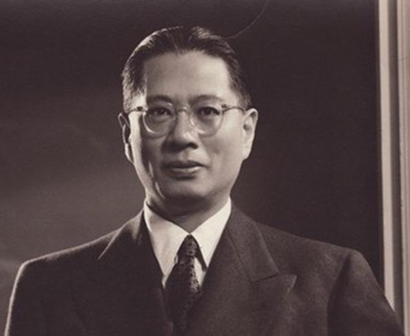 中国第一位留美女性，宋家王朝话事人，为敛财无所不用其极