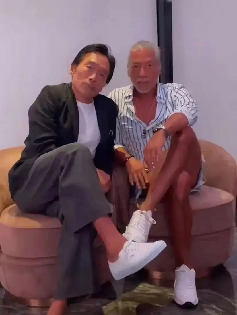 最近被爆丑闻的男星,当红顶级男星丑闻被爆出