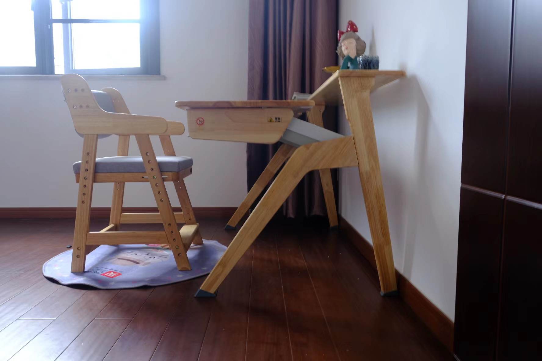 怎么选购学习桌椅,如何挑选学习桌椅品牌