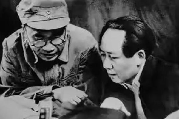 毛主席战略眼光有多远?面对30万国军,为何让部队原地睡三天?