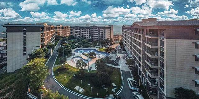 广东五星金叶子温泉度假酒店，奢享高山私家温泉，网友：便宜爆了