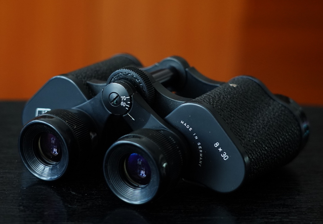 战争时期的老式军用望远镜,战争年代的18倍望远镜