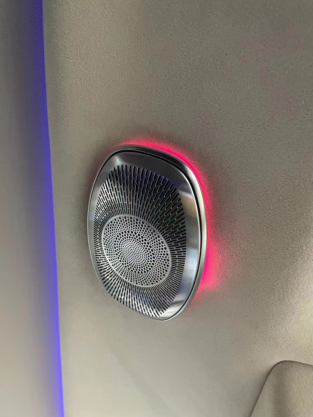 迈巴赫gls600柏林之声超级震撼,迈巴赫gls顶配沉浸式体验