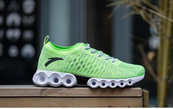 谷爱凌同款跑鞋,安踏冠军跑鞋2代pro谷爱凌配色